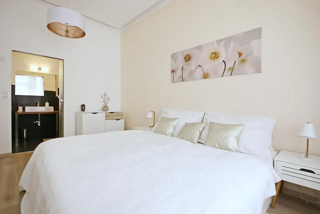 Luxury Center Apt. Charles Bridge Walking Distance Prague Czech Republic